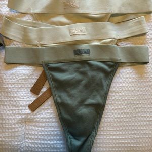 NWT SKIMS Cotton Rib Thongs | Medium| 3 total